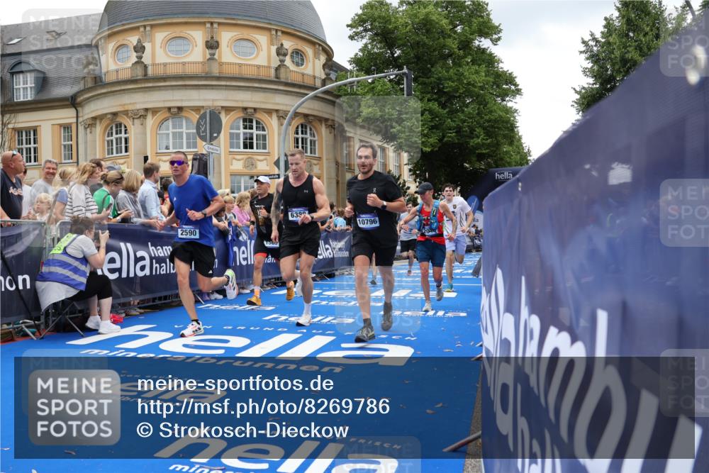 29.06.2025 - hella hamburg halbmarathon Strokosch-Dieckow http://msf.ph/oto/8269786 29.06.2025 10:46:16 Ziel 1569, 1600, 1759, 2048, 2590, 3056, 3087, 4949, 6388, 6691, 7335, 7450, 8142, 9497, 10796, 11094, 11185, 11773, 12171, 12651, 13698, 14200, 14262, 16127, 17190, 18118, 18211, 18637, 18797 meine-sportfotos.de