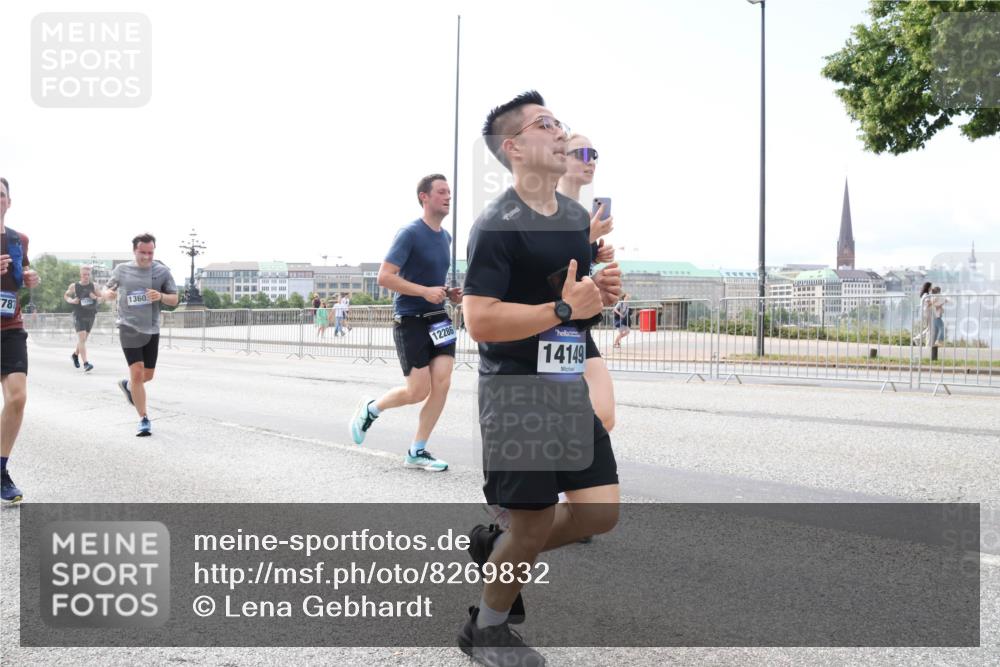 29.06.2025 - hella hamburg halbmarathon Lena Gebhardt http://msf.ph/oto/8269832 29.06.2025 10:11:20 Lombardsbrücke 1166, 1723, 1781, 1866, 2868, 3837, 4287, 5254, 5653, 7271, 7370, 8115, 8171, 8206, 8207, 8368, 8561, 8807, 8810, 9119, 10196, 10372, 11149, 11321, 11755, 12286, 12426, 12556, 12571, 12790, 12836, 13603, 13939, 14008, 14022, 14149, 14270, 15009, 15252, 15797, 15908, 16383, 17142, 17500, 17787, 18382, 19172, 19241 meine-sportfotos.de