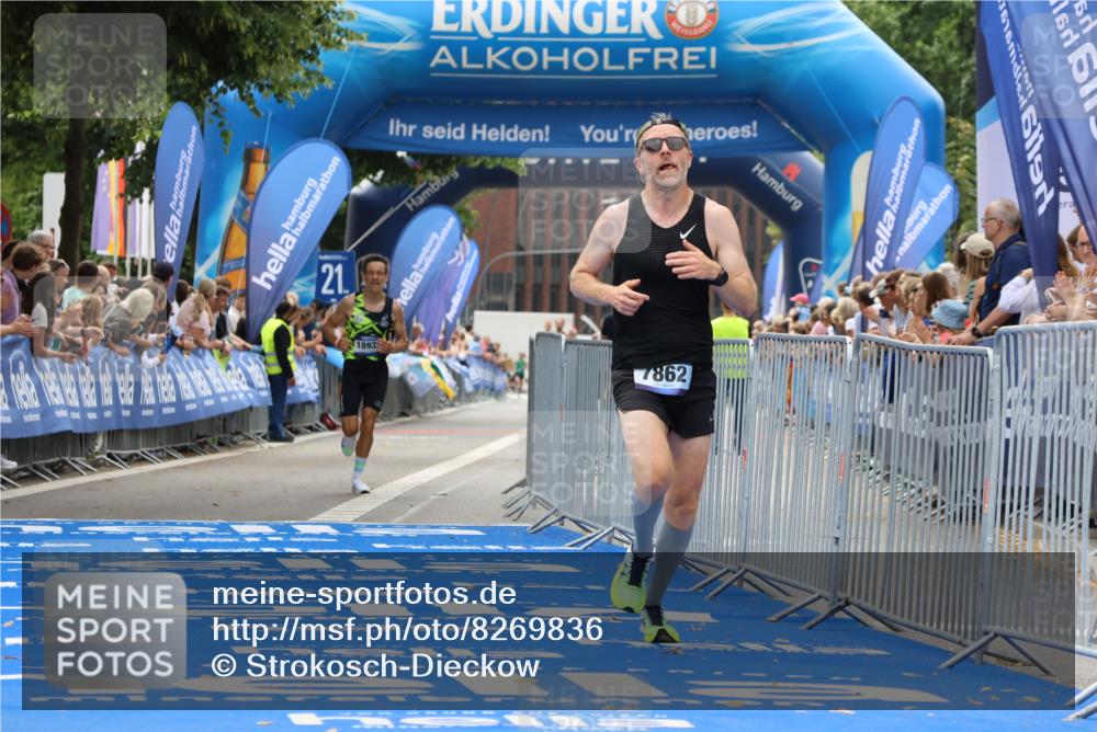 29.06.2025 - hella hamburg halbmarathon Strokosch-Dieckow http://msf.ph/oto/8269836 29.06.2025 10:23:03 Ziel 4128, 7862, 18328, 18930 meine-sportfotos.de