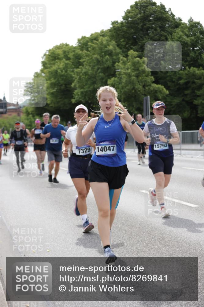 29.06.2025 - hella hamburg halbmarathon Jannik Wohlers http://msf.ph/oto/8269841 29.06.2025 10:33:49 Lombardsbrücke 1672, 1705, 1787, 2265, 2464, 2496, 2510, 2511, 2526, 2801, 2933, 3145, 3829, 3848, 4807, 4824, 4826, 6105, 6574, 7324, 7329, 8277, 8349, 8965, 10360, 10564, 11432, 11642, 11668, 12165, 12330, 12896, 13437, 13485, 13747, 14047, 14058, 14854, 14855, 14873, 14918, 14919, 15792, 15793, 15845, 15983, 16115, 16578, 17105, 17650, 17789, 17953, 18044 meine-sportfotos.de