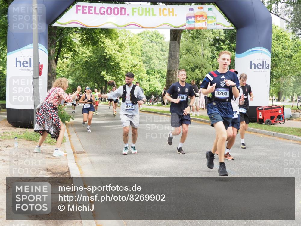 29.06.2025 - hella hamburg halbmarathon MichiJ http://msf.ph/oto/8269902 29.06.2025 10:55:38 Zwischen KM18-KM19 1071, 3154, 6217, 8263, 8632, 9075, 14868, 15697, 18176 meine-sportfotos.de
