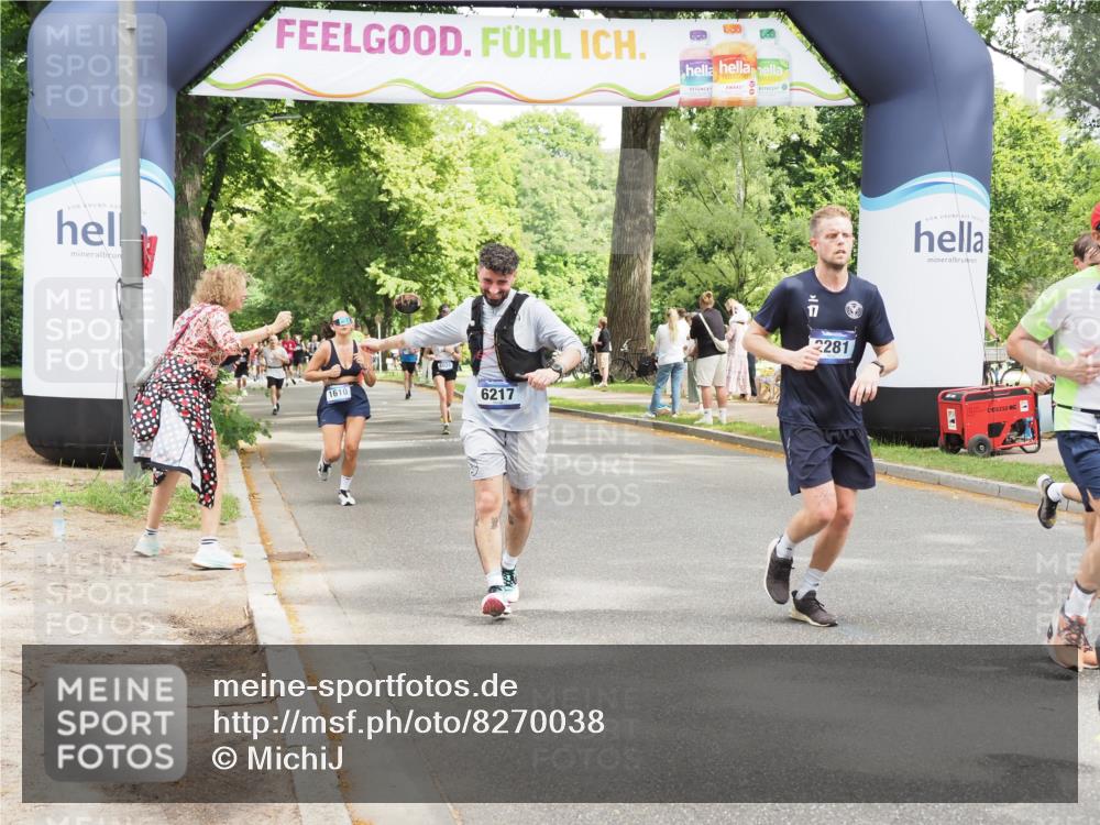 29.06.2025 - hella hamburg halbmarathon MichiJ http://msf.ph/oto/8270038 29.06.2025 10:55:39 Zwischen KM18-KM19 1071, 2281, 3154, 6217, 8263, 8632, 9075, 14868, 15697, 18176 meine-sportfotos.de
