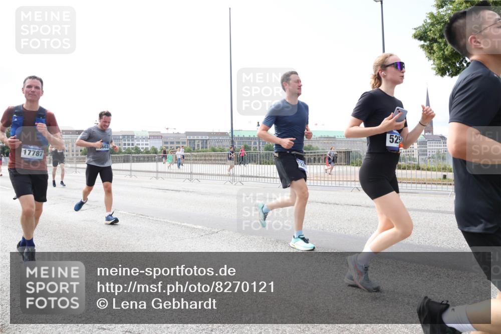 29.06.2025 - hella hamburg halbmarathon Lena Gebhardt http://msf.ph/oto/8270121 29.06.2025 10:11:21 Lombardsbrücke 1166, 1723, 1781, 1866, 2868, 3837, 4287, 5254, 5653, 7271, 7370, 8115, 8171, 8206, 8207, 8368, 8561, 8807, 8810, 9119, 10196, 10372, 11149, 11321, 11755, 12286, 12556, 12571, 12790, 12836, 13203, 13603, 13939, 14008, 14022, 14149, 14270, 15009, 15252, 15797, 15908, 16383, 17142, 17500, 17787, 18278, 18382, 19172, 19241 meine-sportfotos.de