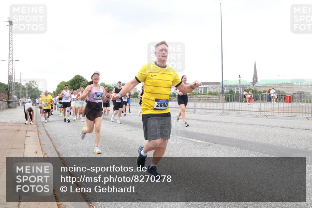 29.06.2025 - hella hamburg halbmarathon Lena Gebhardt http://msf.ph/oto/8270278 29.06.2025 10:54:18 Lombardsbrücke 1263, 2854, 14416, 2600, 1017, 1263, 1687, 1744, 1762, 1779, 1789, 1822, 1949, 2079, 2244, 2372, 2532, 2600, 2761, 2854, 3079, 3187, 3188, 3249, 3364, 3465, 3467, 3557, 3761, 3795, 3857, 4323, 4685, 4720, 4838, 4971, 5157, 5185, 5216, 5309, 5430, 5514, 5804, 5817, 5898, 5933, 5964, 5993, 6023, 6192, 6279, 6468, 6583, 6987, 6988, 7498, 7614, 7670, 7874, 7946, 7986, 8801, 8803, 8867, 8924, 9130, 9138, 9203, 9503, 9572, 10207, 11354, 11390, 11785, 12930 meine-sportfotos.de