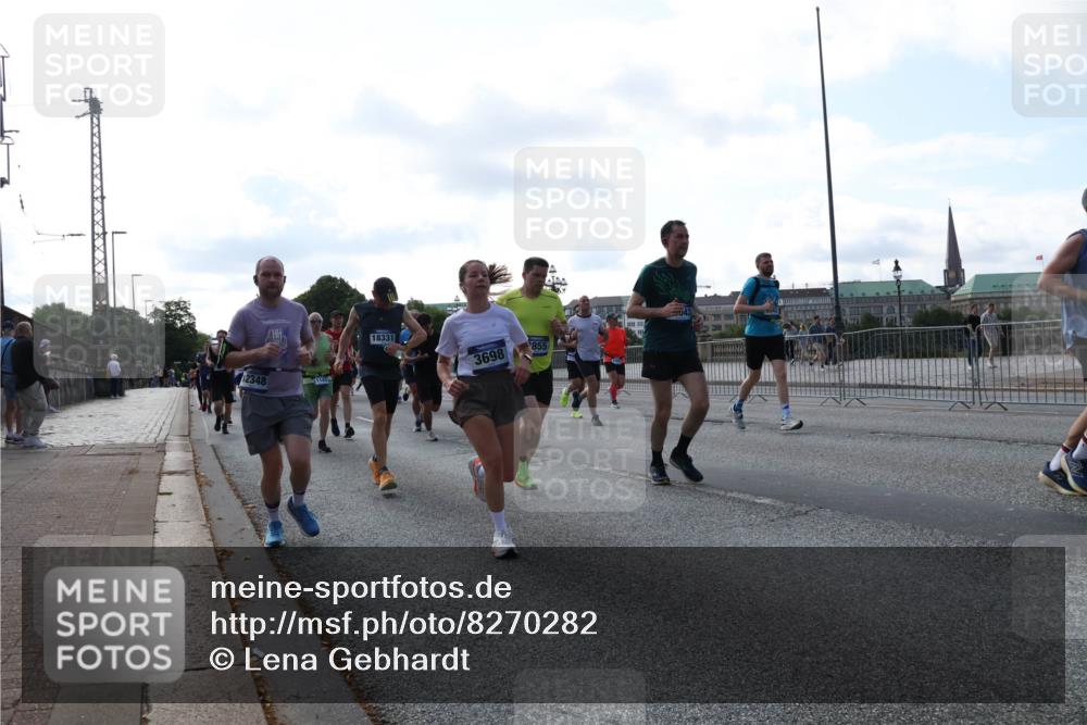 29.06.2025 - hella hamburg halbmarathon Lena Gebhardt http://msf.ph/oto/8270282 29.06.2025 09:57:26 Lombardsbrücke 12348, 18331, 3698, 855, 1030, 1086, 1193, 1327, 1381, 1422, 1442, 1537, 1657, 1783, 2025, 2119, 2252, 2444, 2488, 2595, 2814, 2839, 2855, 2869, 3048, 3093, 3096, 3103, 3575, 3698, 3791, 3999, 4261, 4299, 4379, 4558, 4726, 4770, 4986, 5008, 5013, 5018, 5021, 5024, 5319, 5633, 5744, 5820, 5907, 6125, 6374, 6720, 6762, 6795, 6942, 7177, 7221, 7259, 7397, 7594, 7742, 7918, 7930, 7932, 7973, 8112, 8313, 8651, 8813, 8930, 9060, 9316, 10191 meine-sportfotos.de
