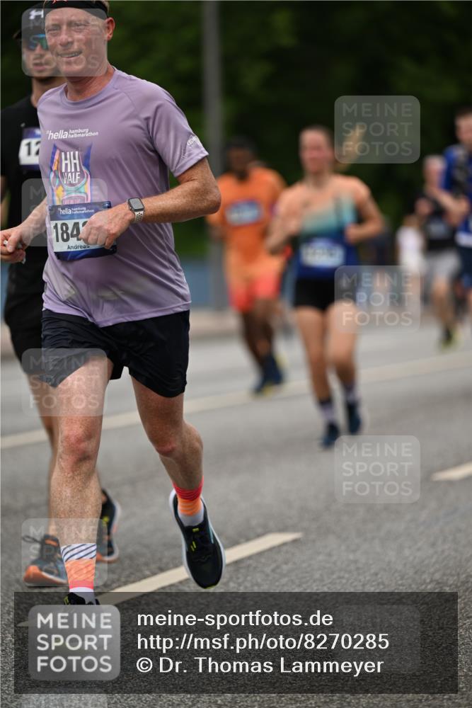 29.06.2025 - hella hamburg halbmarathon Dr. Thomas Lammeyer http://msf.ph/oto/8270285 29.06.2025 10:35:53 Kennedybrücke 1235, 1844, 2672, 2831, 2832, 3358, 3396, 3571, 3681, 4877, 4953, 5165, 5350, 5496, 5846, 5965, 6160, 6344, 6573, 7295, 7334, 7816, 7898, 8304, 8538, 8757, 8806, 9078, 9104, 9478, 9882, 9883, 10421, 10435, 10653 meine-sportfotos.de