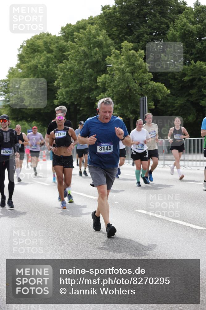 29.06.2025 - hella hamburg halbmarathon Jannik Wohlers http://msf.ph/oto/8270295 29.06.2025 10:33:51 Lombardsbrücke 1672, 2265, 2464, 2496, 2510, 2511, 2801, 2933, 3145, 3829, 3848, 4824, 4826, 5609, 6105, 6574, 7324, 7329, 8277, 8349, 8965, 10360, 10564, 11432, 11668, 12165, 12896, 13437, 13485, 13747, 13957, 14047, 14058, 14854, 14855, 14918, 14919, 15793, 15845, 15983, 16115, 16578, 17105, 17230, 17650, 17789, 17953, 18044 meine-sportfotos.de