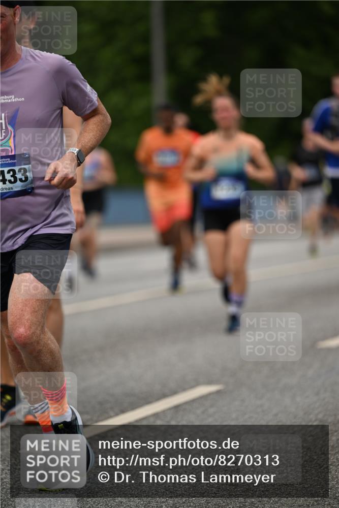 29.06.2025 - hella hamburg halbmarathon Dr. Thomas Lammeyer http://msf.ph/oto/8270313 29.06.2025 10:35:54 Kennedybrücke 1235, 2672, 2831, 2832, 3358, 3396, 3571, 3681, 4877, 4953, 5350, 5496, 5846, 5965, 6160, 6344, 6573, 7295, 7334, 7816, 7898, 8304, 8538, 8757, 8806, 9078, 9104, 9478, 9882, 9883, 10421, 10435, 10653 meine-sportfotos.de