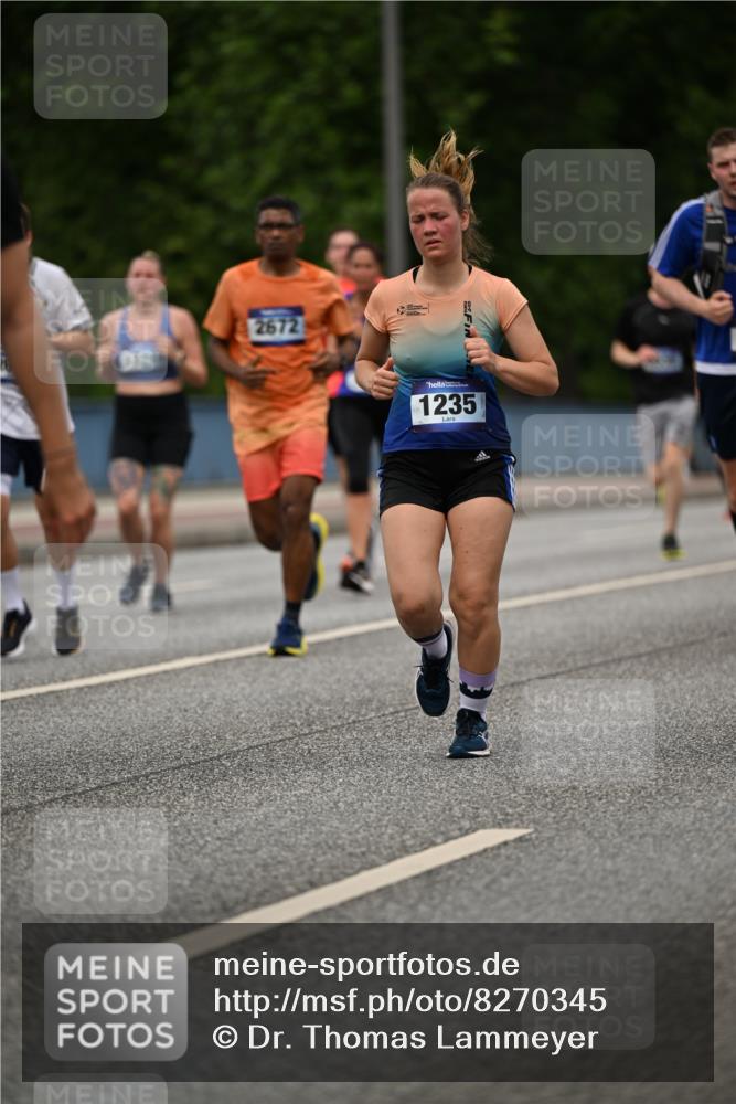 29.06.2025 - hella hamburg halbmarathon Dr. Thomas Lammeyer http://msf.ph/oto/8270345 29.06.2025 10:35:54 Kennedybrücke 1235, 2672, 2831, 2832, 3358, 3396, 3571, 3681, 4877, 4953, 5350, 5496, 5846, 5965, 6160, 6344, 6573, 7295, 7334, 7816, 7898, 8304, 8538, 8757, 8806, 9078, 9104, 9478, 9882, 9883, 10421, 10435, 10653 meine-sportfotos.de