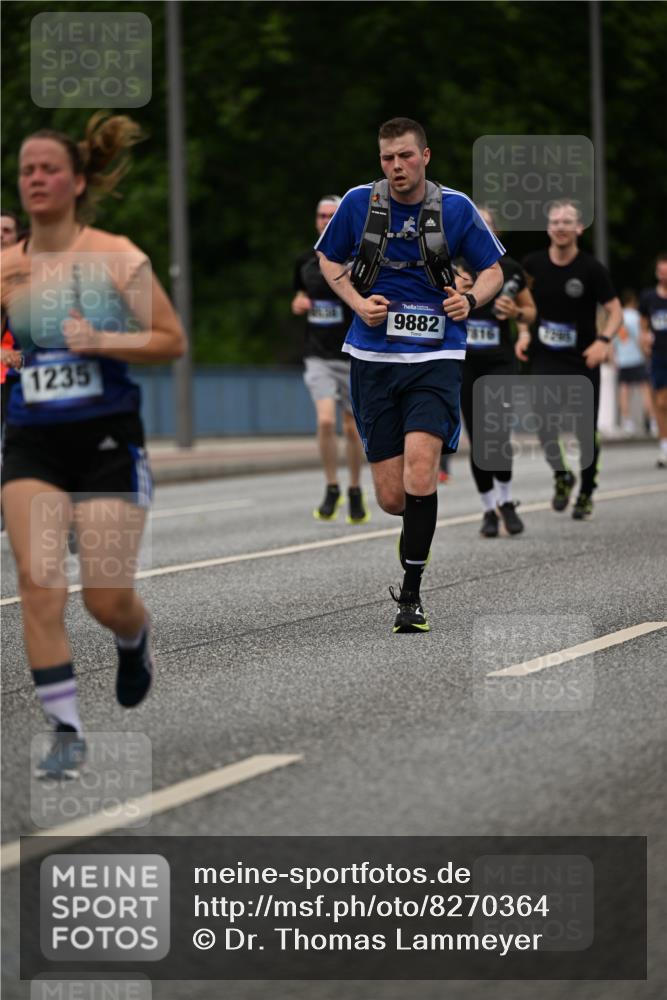 29.06.2025 - hella hamburg halbmarathon Dr. Thomas Lammeyer http://msf.ph/oto/8270364 29.06.2025 10:35:55 Kennedybrücke 1235, 2672, 2831, 2832, 3358, 3396, 3571, 3681, 4877, 4953, 5350, 5496, 5846, 6344, 6573, 7295, 7334, 7816, 7898, 8304, 8538, 8757, 8806, 9078, 9104, 9478, 9882, 9883, 10421, 10435, 10653 meine-sportfotos.de