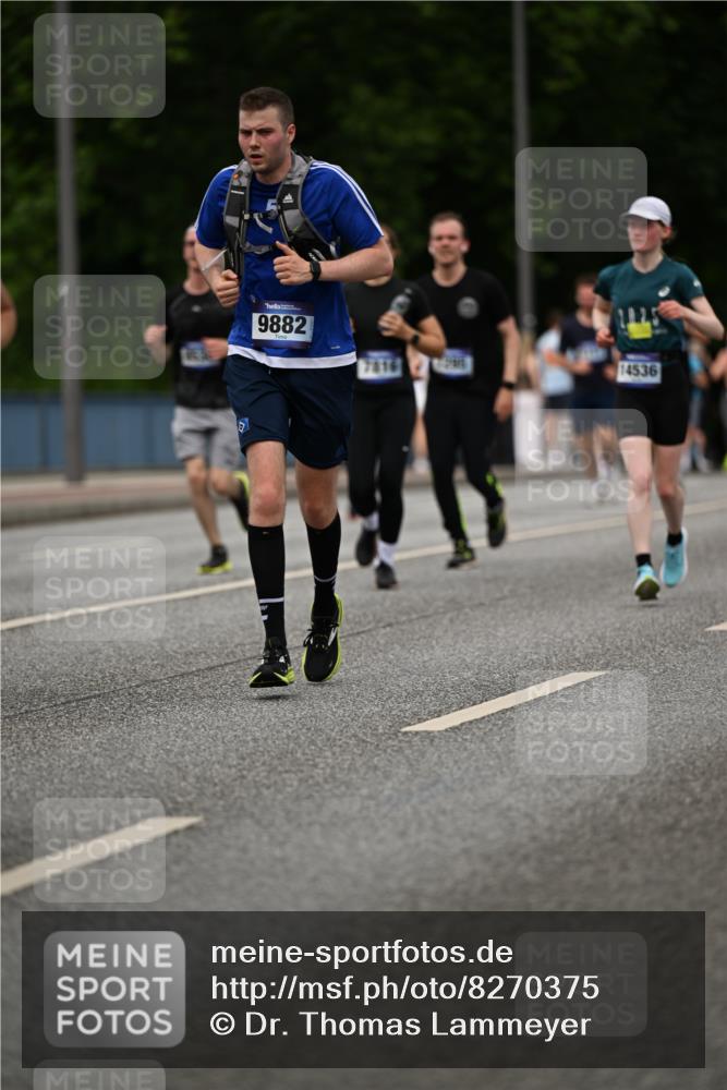 29.06.2025 - hella hamburg halbmarathon Dr. Thomas Lammeyer http://msf.ph/oto/8270375 29.06.2025 10:35:56 Kennedybrücke 1235, 2672, 2831, 2832, 3358, 4877, 4924, 4953, 5350, 5496, 5846, 6344, 7295, 7334, 7816, 7898, 8304, 8538, 8757, 9078, 9104, 9478, 9604, 9882, 9883, 10421, 10435, 10653 meine-sportfotos.de