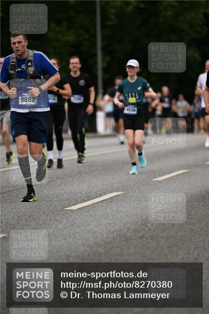 29.06.2025 - hella hamburg halbmarathon Dr. Thomas Lammeyer http://msf.ph/oto/8270380 29.06.2025 10:35:56 Kennedybrücke 1235, 2672, 2831, 2832, 3358, 4877, 4924, 4953, 5350, 5496, 5846, 6344, 7295, 7334, 7816, 7898, 8304, 8538, 8757, 9078, 9104, 9478, 9604, 9882, 9883, 10421, 10435, 10653 meine-sportfotos.de