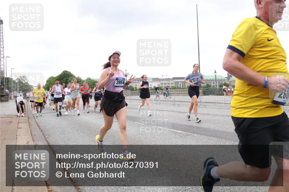29.06.2025 - hella hamburg halbmarathon Lena Gebhardt http://msf.ph/oto/8270391 29.06.2025 10:54:18 Lombardsbrücke 1263, 19167, 1779, 5514, 2854, 260, 1017, 1263, 1687, 1744, 1762, 1779, 1789, 1822, 1949, 2079, 2244, 2372, 2532, 2600, 2761, 2854, 3079, 3187, 3188, 3249, 3364, 3465, 3467, 3557, 3761, 3795, 3857, 4323, 4685, 4720, 4838, 4971, 5157, 5185, 5216, 5309, 5430, 5514, 5804, 5817, 5898, 5933, 5964, 5993, 6023, 6192, 6279, 6468, 6583, 6987, 6988, 7498, 7614, 7670, 7874, 7946, 7986, 8801, 8803, 8867, 8924, 9130, 9138, 9203, 9503, 9572, 10207, 11354, 11390, 11785, 12930 meine-sportfotos.de