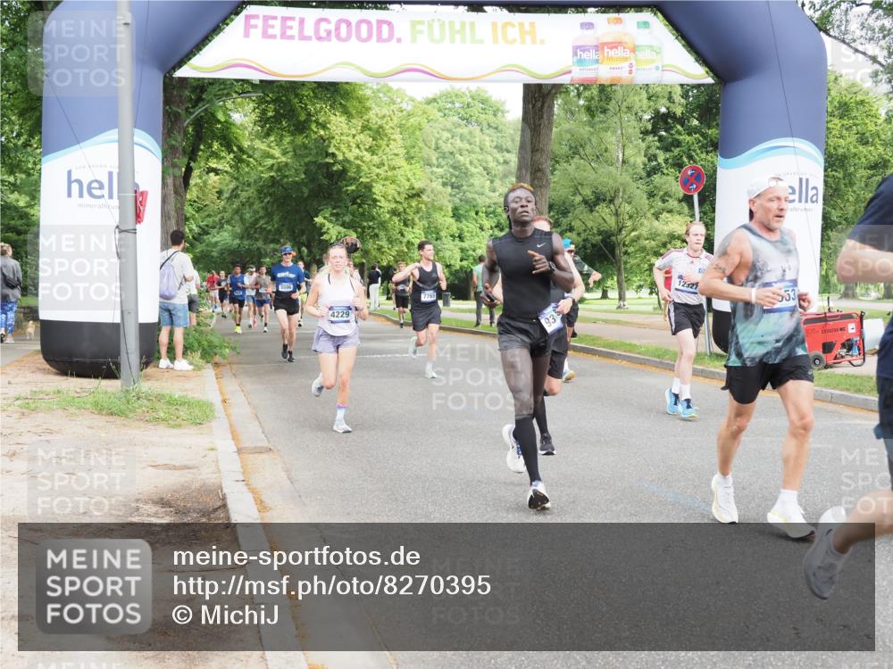 29.06.2025 - hella hamburg halbmarathon MichiJ http://msf.ph/oto/8270395 29.06.2025 10:31:14 Zwischen KM18-KM19 1353, 2233, 2653, 3116, 3697, 4229, 7448, 7635, 7734, 7765, 9364, 10216, 11907, 12327, 14210, 15233, 15301, 15921, 16626, 17363, 17733, 17864, 17911, 18274, 18449, 18632, 18659, 18920, 18987, 19090 meine-sportfotos.de