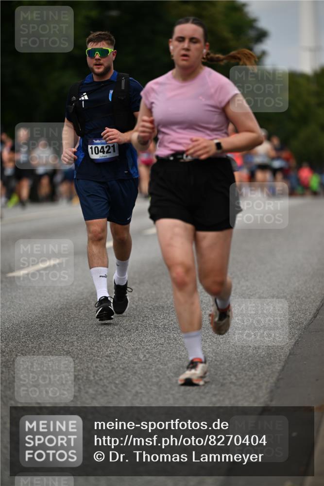 29.06.2025 - hella hamburg halbmarathon Dr. Thomas Lammeyer http://msf.ph/oto/8270404 29.06.2025 10:35:57 Kennedybrücke 1235, 2672, 2831, 2832, 3358, 4877, 4924, 5350, 5496, 6344, 7295, 7334, 7816, 7898, 8304, 8538, 8757, 9078, 9478, 9604, 9882, 9883, 10421, 10435, 10653 meine-sportfotos.de