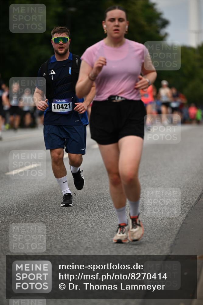 29.06.2025 - hella hamburg halbmarathon Dr. Thomas Lammeyer http://msf.ph/oto/8270414 29.06.2025 10:35:57 Kennedybrücke 1235, 2672, 2831, 2832, 3358, 4877, 4924, 5350, 5496, 6344, 7295, 7334, 7816, 7898, 8304, 8538, 8757, 9078, 9478, 9604, 9882, 9883, 10421, 10435, 10653 meine-sportfotos.de
