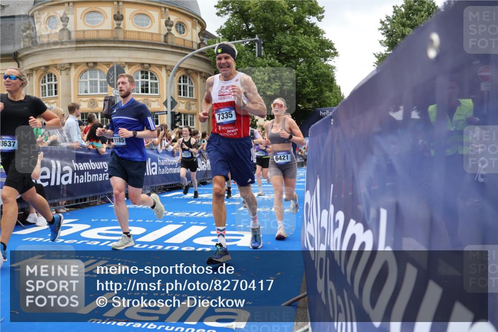 29.06.2025 - hella hamburg halbmarathon Strokosch-Dieckow http://msf.ph/oto/8270417 29.06.2025 10:46:26 Ziel 1600, 2222, 2842, 4237, 4497, 5459, 6421, 6691, 6978, 7335, 8142, 8482, 8981, 9232, 9386, 9529, 9786, 11185, 11773, 12171, 12651, 12891, 13698, 14045, 14228, 14482, 15157, 15206, 16127, 17281, 17461, 18118, 18211, 18637, 18882, 19209 meine-sportfotos.de