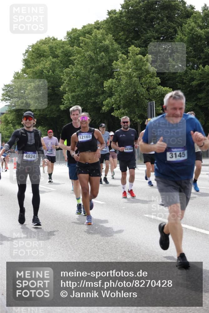 29.06.2025 - hella hamburg halbmarathon Jannik Wohlers http://msf.ph/oto/8270428 29.06.2025 10:33:52 Lombardsbrücke 1672, 2265, 2412, 2464, 2496, 2510, 2511, 2801, 2933, 3145, 3829, 3848, 4824, 4826, 5609, 6105, 6574, 7324, 7329, 8277, 8349, 8965, 10360, 10564, 11432, 11668, 11872, 12165, 12896, 13437, 13485, 13747, 13957, 14047, 14058, 14854, 14855, 14918, 14919, 15793, 15983, 16115, 16578, 16919, 17105, 17230, 17650, 17789, 17953, 18044 meine-sportfotos.de