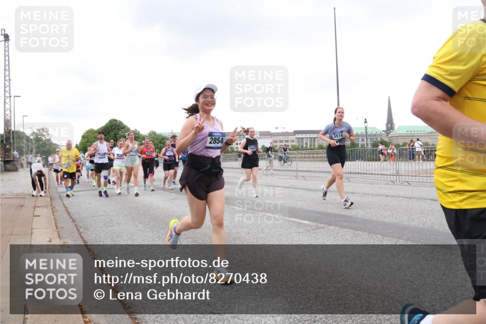 29.06.2025 - hella hamburg halbmarathon Lena Gebhardt http://msf.ph/oto/8270438 29.06.2025 10:54:18 Lombardsbrücke 1779, 3465, 3467, 1263, 2854, 10207, 5514, 1017, 1263, 1687, 1744, 1762, 1779, 1789, 1822, 1949, 2079, 2244, 2372, 2532, 2600, 2761, 2854, 3079, 3187, 3188, 3249, 3364, 3465, 3467, 3557, 3761, 3795, 3857, 4323, 4685, 4720, 4838, 4971, 5157, 5185, 5216, 5309, 5430, 5514, 5804, 5817, 5898, 5933, 5964, 5993, 6023, 6192, 6279, 6468, 6583, 6987, 6988, 7498, 7614, 7670, 7874, 7946, 7986, 8801, 8803, 8867, 8924, 9130, 9138, 9203, 9503, 9572, 10207, 11354, 11390, 11785, 12930 meine-sportfotos.de