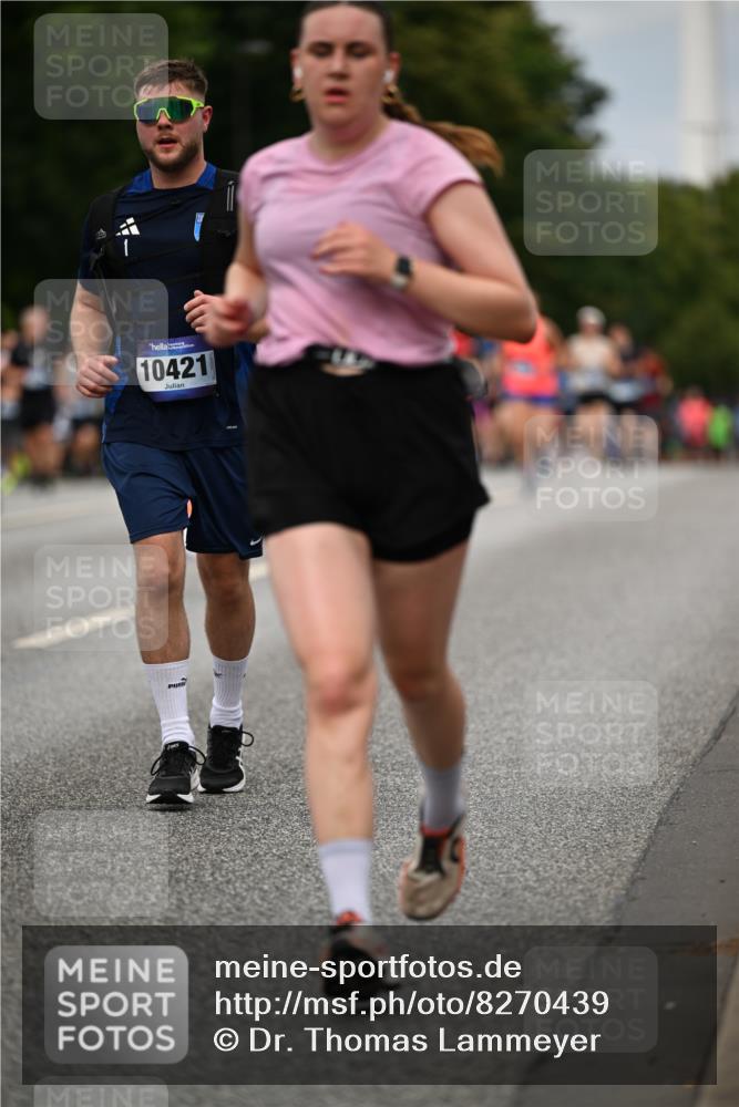 29.06.2025 - hella hamburg halbmarathon Dr. Thomas Lammeyer http://msf.ph/oto/8270439 29.06.2025 10:35:57 Kennedybrücke 1235, 2672, 2831, 2832, 3358, 4877, 4924, 5350, 5496, 6344, 7295, 7334, 7816, 7898, 8304, 8538, 8757, 9078, 9478, 9604, 9882, 9883, 10421, 10435, 10653 meine-sportfotos.de