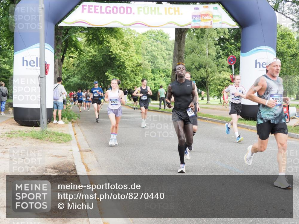 29.06.2025 - hella hamburg halbmarathon MichiJ http://msf.ph/oto/8270440 29.06.2025 10:31:14 Zwischen KM18-KM19 1353, 2233, 2653, 3116, 3697, 4229, 7448, 7635, 7734, 7765, 9364, 10216, 11907, 12327, 14210, 15233, 15301, 15921, 16626, 17363, 17733, 17864, 17911, 18274, 18449, 18632, 18659, 18920, 18987, 19090 meine-sportfotos.de