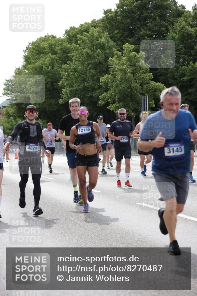 29.06.2025 - hella hamburg halbmarathon Jannik Wohlers http://msf.ph/oto/8270487 29.06.2025 10:33:52 Lombardsbrücke 1672, 2265, 2412, 2464, 2496, 2510, 2511, 2801, 2933, 3145, 3829, 3848, 4824, 4826, 5609, 6105, 6574, 7324, 7329, 8277, 8349, 8965, 10360, 10564, 11432, 11668, 11872, 12165, 12896, 13437, 13485, 13747, 13957, 14047, 14058, 14854, 14855, 14918, 14919, 15793, 15983, 16115, 16578, 16919, 17105, 17230, 17650, 17789, 17953, 18044 meine-sportfotos.de