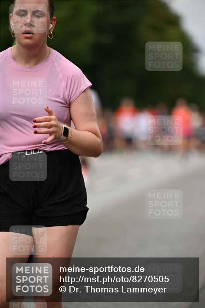 29.06.2025 - hella hamburg halbmarathon Dr. Thomas Lammeyer http://msf.ph/oto/8270505 29.06.2025 10:35:59 Kennedybrücke 1235, 2672, 2831, 2832, 3358, 3752, 4877, 4924, 5496, 6344, 7295, 7334, 7344, 7570, 7695, 7816, 7898, 8304, 8538, 8757, 9078, 9478, 9604, 9882, 9883, 10421, 10653 meine-sportfotos.de
