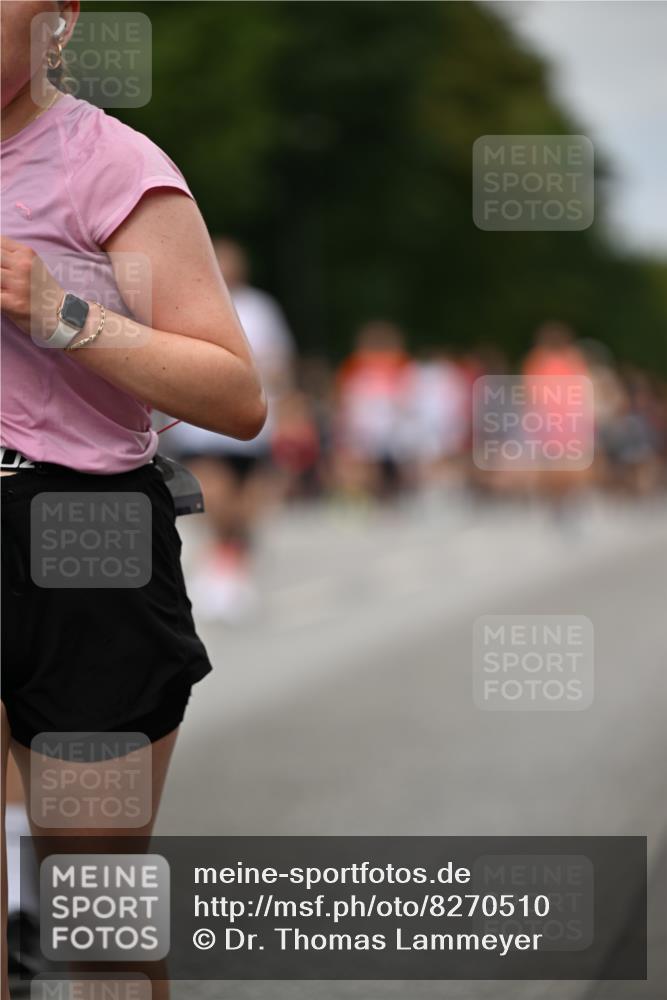 29.06.2025 - hella hamburg halbmarathon Dr. Thomas Lammeyer http://msf.ph/oto/8270510 29.06.2025 10:35:59 Kennedybrücke 1235, 2672, 2831, 2832, 3358, 3752, 4877, 4924, 5496, 6344, 7295, 7334, 7344, 7570, 7695, 7816, 7898, 8304, 8538, 8757, 9078, 9478, 9604, 9882, 9883, 10421, 10653 meine-sportfotos.de
