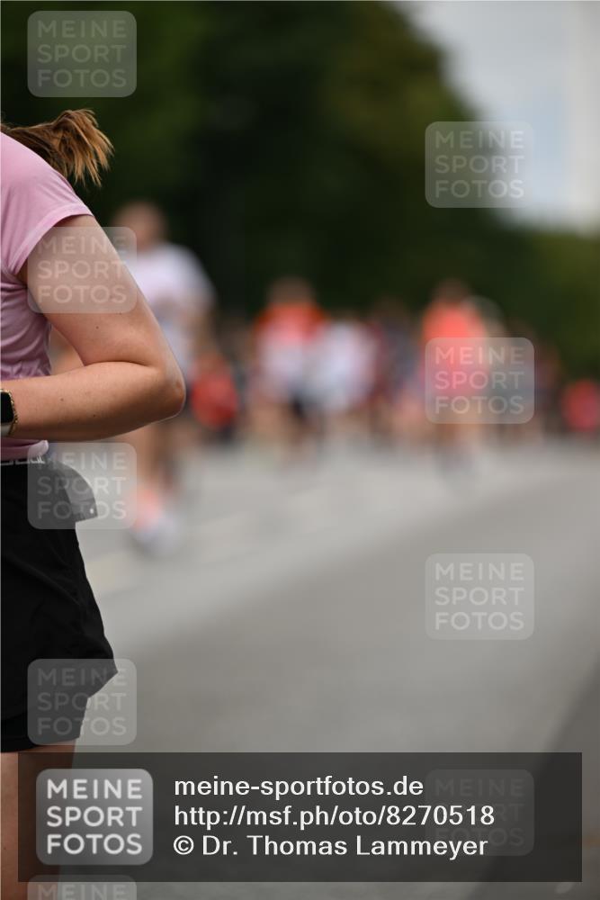 29.06.2025 - hella hamburg halbmarathon Dr. Thomas Lammeyer http://msf.ph/oto/8270518 29.06.2025 10:35:59 Kennedybrücke 1235, 2672, 2831, 2832, 3358, 3752, 4877, 4924, 5496, 6344, 7295, 7334, 7344, 7570, 7695, 7816, 7898, 8304, 8538, 8757, 9078, 9478, 9604, 9882, 9883, 10421, 10653 meine-sportfotos.de