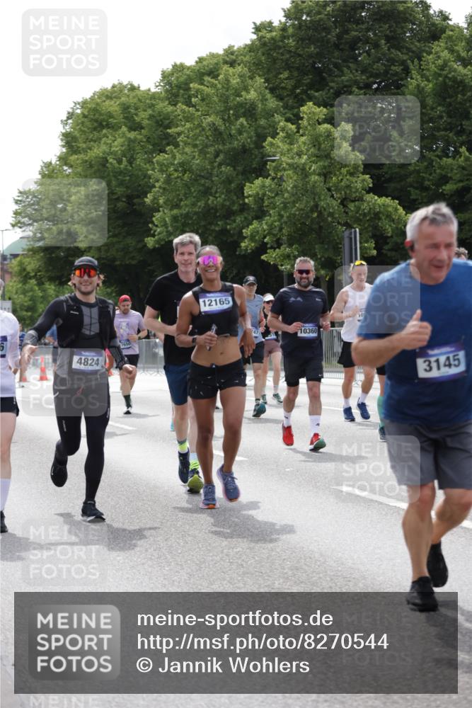 29.06.2025 - hella hamburg halbmarathon Jannik Wohlers http://msf.ph/oto/8270544 29.06.2025 10:33:52 Lombardsbrücke 1672, 2265, 2412, 2464, 2496, 2510, 2511, 2801, 2933, 3145, 3829, 3848, 4824, 4826, 5609, 6105, 6574, 7324, 7329, 8277, 8349, 8965, 10360, 10564, 11432, 11668, 11872, 12165, 12896, 13437, 13485, 13747, 13957, 14047, 14058, 14854, 14855, 14918, 14919, 15793, 15983, 16115, 16578, 16919, 17105, 17230, 17650, 17789, 17953, 18044 meine-sportfotos.de