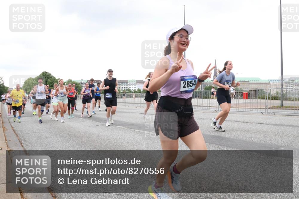 29.06.2025 - hella hamburg halbmarathon Lena Gebhardt http://msf.ph/oto/8270556 29.06.2025 10:54:19 Lombardsbrücke 3467, 1263, 14416, 2854, 5514, 1017, 1263, 1687, 1744, 1762, 1779, 1789, 1822, 1949, 2244, 2372, 2532, 2586, 2600, 2761, 2854, 3079, 3187, 3188, 3249, 3364, 3465, 3467, 3557, 3761, 3795, 3857, 4323, 4685, 4720, 4838, 4971, 5157, 5185, 5216, 5309, 5514, 5804, 5817, 5898, 5933, 5964, 5993, 6023, 6192, 6279, 6468, 6583, 6987, 6988, 7498, 7614, 7670, 7874, 7946, 7986, 8801, 8803, 8867, 8924, 9130, 9138, 9203, 9503, 9572, 10207, 11354, 11390, 11785, 12930 meine-sportfotos.de