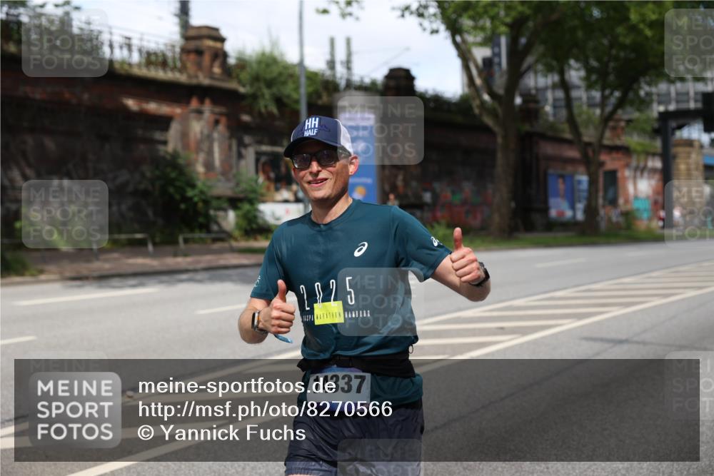 29.06.2025 - hella hamburg halbmarathon Yannick Fuchs http://msf.ph/oto/8270566 29.06.2025 10:36:58 20KM 1209, 1312, 1700, 1903, 2233, 3523, 4235, 4823, 5436, 5682, 6639, 6721, 6770, 7035, 7363, 7448, 7693, 7734, 7765, 7865, 9833, 10216, 10469, 11907, 12098, 13446, 13483, 13709, 13725, 14811, 15095, 15175, 15270, 15297, 15301, 16295, 16507, 16626, 16660, 16677, 17000, 17016, 17177, 17363, 17637, 17864, 18330, 18559, 18632, 18680, 18920 meine-sportfotos.de