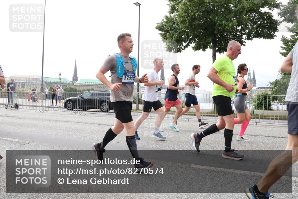 29.06.2025 - hella hamburg halbmarathon Lena Gebhardt http://msf.ph/oto/8270574 29.06.2025 10:34:49 Lombardsbrücke 17412, 1025, 1284, 1849, 2023, 2355, 2412, 2510, 2511, 3130, 3409, 3420, 4540, 4884, 5453, 5609, 6034, 6171, 6310, 6329, 6335, 6379, 6397, 6571, 6574, 6803, 6843, 7020, 7299, 7386, 7644, 7733, 8369, 8705, 8793, 9122, 9164, 9248, 9379, 9448, 9514, 10335, 10358, 10464, 10606, 10674, 11122, 11245, 11646, 11872, 12019, 12164, 12236, 12382, 12764, 13957, 15477, 16238, 16311, 16390, 16682, 16919, 17230, 18158, 18941 meine-sportfotos.de