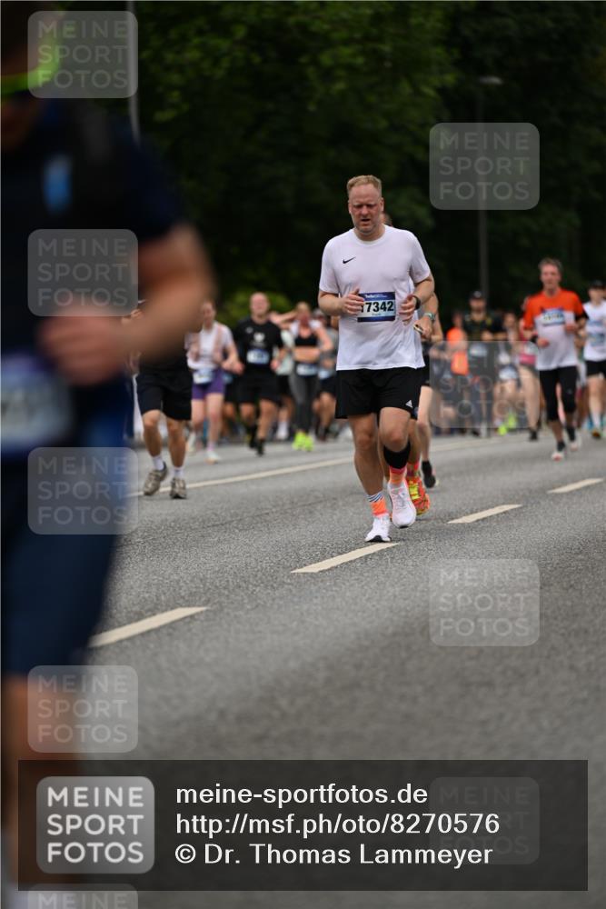 29.06.2025 - hella hamburg halbmarathon Dr. Thomas Lammeyer http://msf.ph/oto/8270576 29.06.2025 10:36:00 Kennedybrücke 1235, 2672, 3358, 3752, 4877, 4924, 5496, 5743, 6344, 7295, 7334, 7344, 7570, 7695, 7816, 7898, 8304, 8538, 8757, 9478, 9604, 9882, 9883, 10421, 10653 meine-sportfotos.de