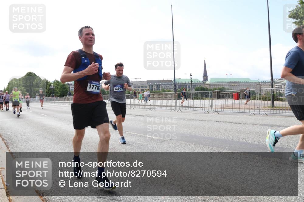 29.06.2025 - hella hamburg halbmarathon Lena Gebhardt http://msf.ph/oto/8270594 29.06.2025 10:11:21 Lombardsbrücke 1166, 1723, 1781, 1866, 2868, 3837, 4287, 5254, 5653, 7271, 7370, 8115, 8171, 8206, 8207, 8368, 8561, 8807, 8810, 9119, 10196, 10372, 11149, 11321, 11755, 12286, 12556, 12571, 12790, 12836, 13203, 13603, 13939, 14008, 14022, 14149, 14270, 15009, 15252, 15797, 15908, 16383, 17142, 17500, 17787, 18278, 18382, 19172, 19241 meine-sportfotos.de