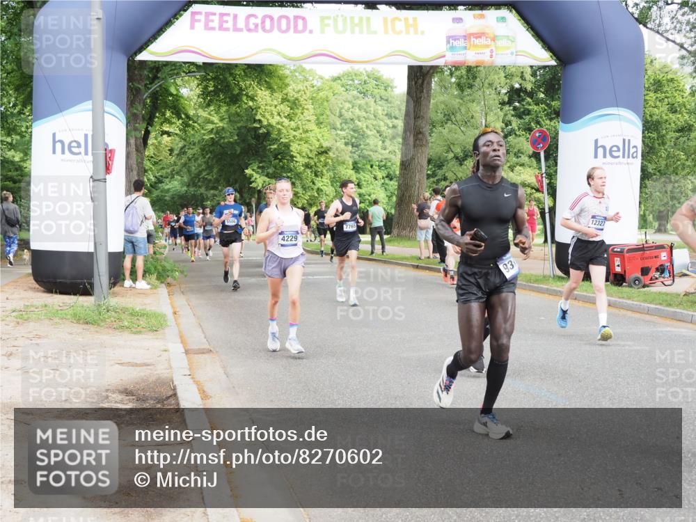 29.06.2025 - hella hamburg halbmarathon MichiJ http://msf.ph/oto/8270602 29.06.2025 10:31:14 Zwischen KM18-KM19 1353, 2233, 2653, 3116, 3697, 4229, 7448, 7635, 7734, 7765, 9364, 10216, 11907, 12327, 14210, 15233, 15301, 15921, 16626, 17363, 17733, 17864, 17911, 18274, 18449, 18632, 18659, 18920, 18987, 19090 meine-sportfotos.de