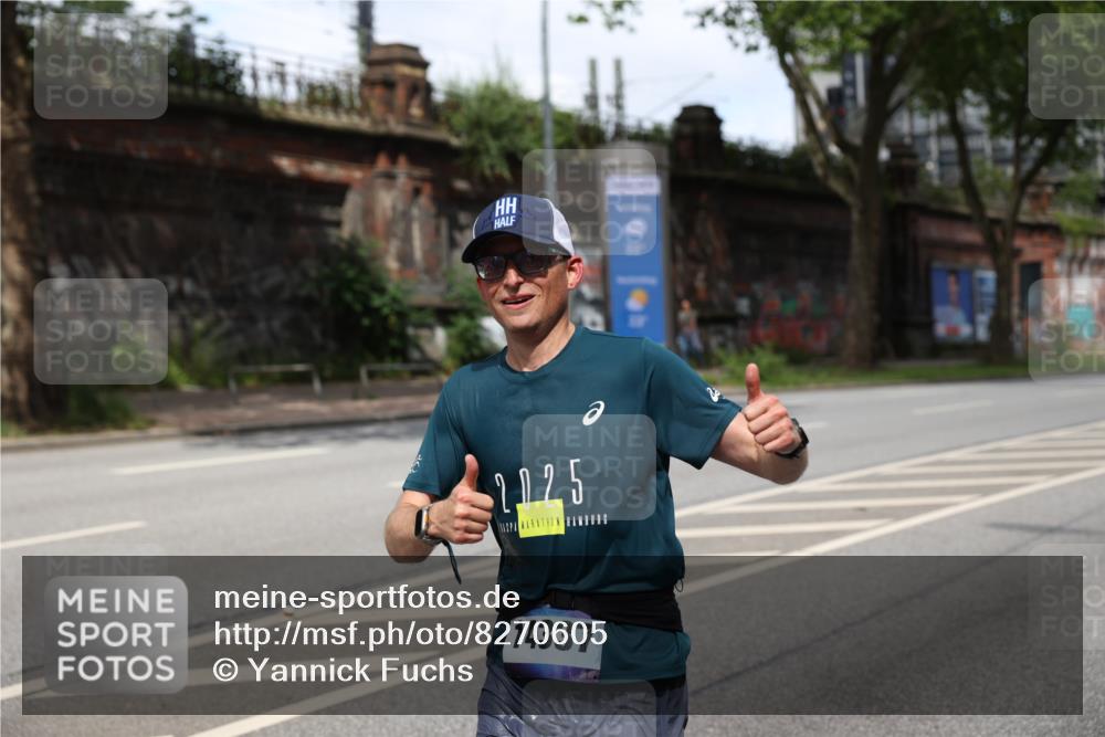 29.06.2025 - hella hamburg halbmarathon Yannick Fuchs http://msf.ph/oto/8270605 29.06.2025 10:36:58 20KM 1209, 1312, 1700, 1903, 2233, 3523, 4235, 4823, 5436, 5682, 6639, 6721, 6770, 7035, 7363, 7448, 7693, 7734, 7765, 7865, 9833, 10216, 10469, 11907, 12098, 13446, 13483, 13709, 13725, 14811, 15095, 15175, 15270, 15297, 15301, 16295, 16507, 16626, 16660, 16677, 17000, 17016, 17177, 17363, 17637, 17864, 18330, 18559, 18632, 18680, 18920 meine-sportfotos.de
