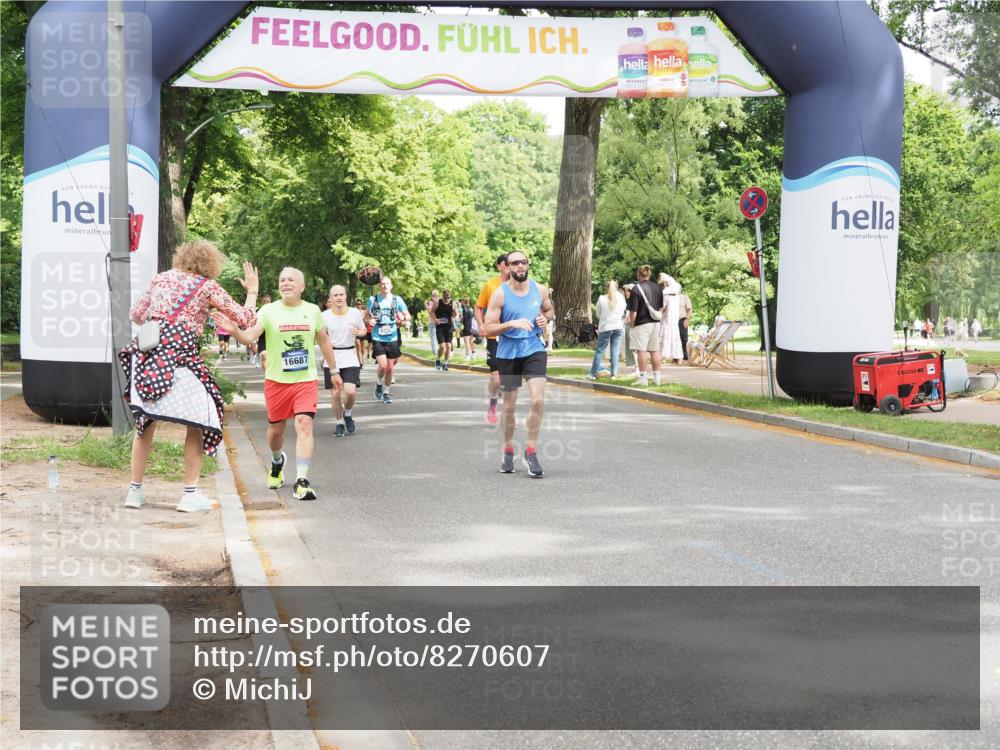 29.06.2025 - hella hamburg halbmarathon MichiJ http://msf.ph/oto/8270607 29.06.2025 10:55:46 Zwischen KM18-KM19 1610, 2281, 4453, 6026, 6217, 8563, 15369, 16687, 18189 meine-sportfotos.de