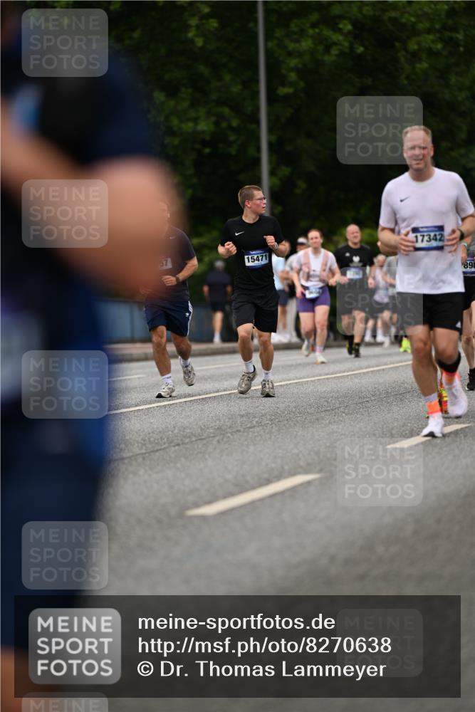 29.06.2025 - hella hamburg halbmarathon Dr. Thomas Lammeyer http://msf.ph/oto/8270638 29.06.2025 10:36:01 Kennedybrücke 1235, 2672, 3358, 3752, 4314, 4877, 4924, 5496, 5601, 5743, 6344, 7295, 7334, 7344, 7570, 7695, 7816, 7898, 8304, 8538, 8757, 9478, 9604, 9882, 10421, 10653 meine-sportfotos.de