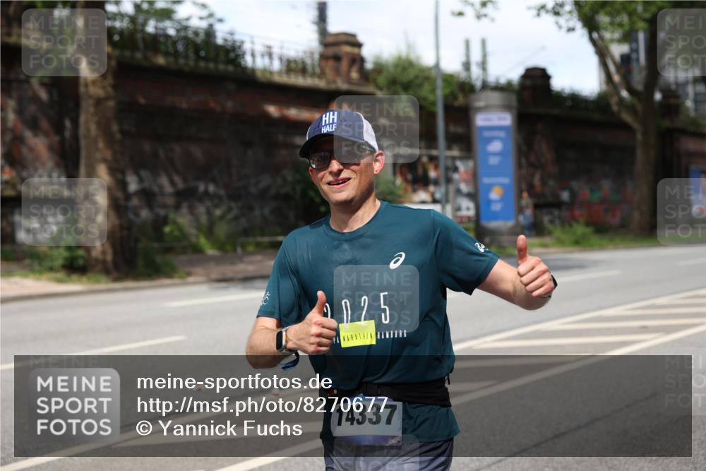 29.06.2025 - hella hamburg halbmarathon Yannick Fuchs http://msf.ph/oto/8270677 29.06.2025 10:36:58 20KM 1209, 1312, 1700, 1903, 2233, 3523, 4235, 4823, 5436, 5682, 6639, 6721, 6770, 7035, 7363, 7448, 7693, 7734, 7765, 7865, 9833, 10216, 10469, 11907, 12098, 13446, 13483, 13709, 13725, 14811, 15095, 15175, 15270, 15297, 15301, 16295, 16507, 16626, 16660, 16677, 17000, 17016, 17177, 17363, 17637, 17864, 18330, 18559, 18632, 18680, 18920 meine-sportfotos.de