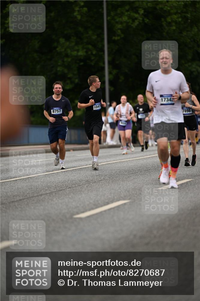 29.06.2025 - hella hamburg halbmarathon Dr. Thomas Lammeyer http://msf.ph/oto/8270687 29.06.2025 10:36:01 Kennedybrücke 1235, 2672, 3358, 3752, 4314, 4877, 4924, 5496, 5601, 5743, 6344, 7295, 7334, 7344, 7570, 7695, 7816, 7898, 8304, 8538, 8757, 9478, 9604, 9882, 10421, 10653 meine-sportfotos.de