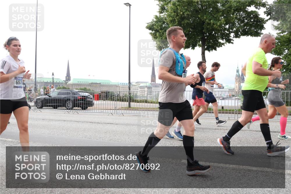 29.06.2025 - hella hamburg halbmarathon Lena Gebhardt http://msf.ph/oto/8270692 29.06.2025 10:34:49 Lombardsbrücke 6571, 1025, 1284, 1849, 2023, 2355, 2412, 2510, 2511, 3130, 3409, 3420, 4540, 4884, 5453, 5609, 6034, 6171, 6310, 6329, 6335, 6379, 6397, 6571, 6574, 6803, 6843, 7020, 7299, 7386, 7644, 7733, 8369, 8705, 8793, 9122, 9164, 9248, 9379, 9448, 9514, 10335, 10358, 10464, 10606, 10674, 11122, 11245, 11646, 11872, 12019, 12164, 12236, 12382, 12764, 13957, 15477, 16238, 16311, 16390, 16682, 16919, 17230, 18158, 18941 meine-sportfotos.de