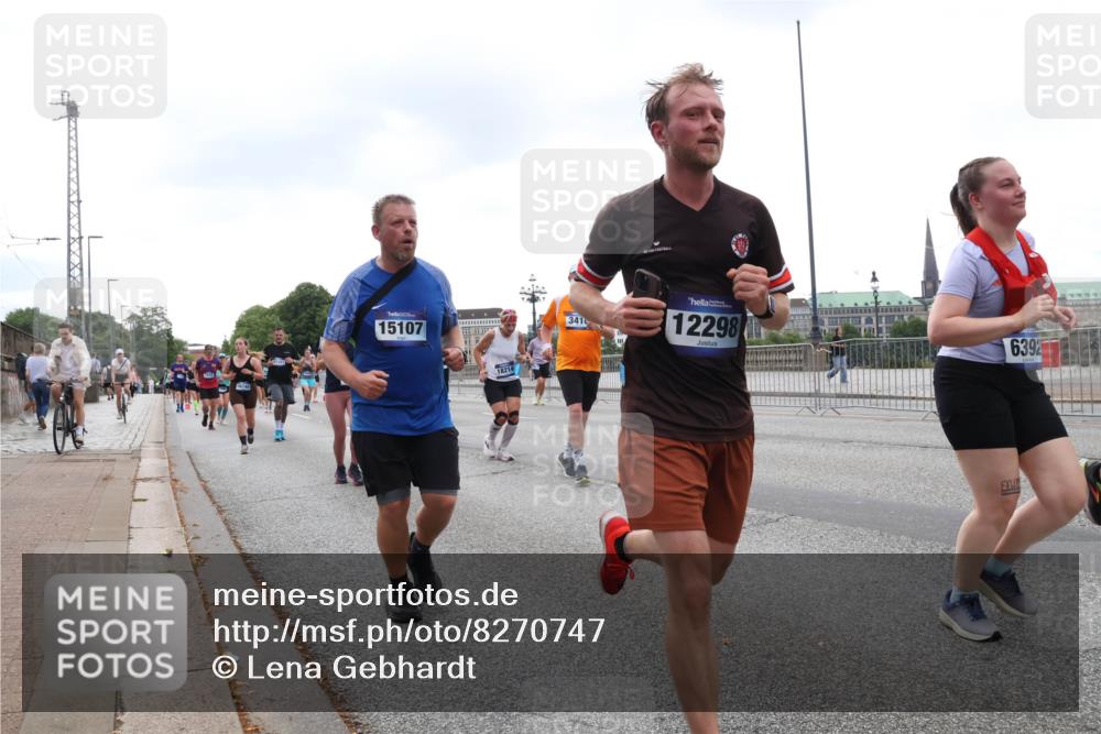 29.06.2025 - hella hamburg halbmarathon Lena Gebhardt http://msf.ph/oto/8270747 29.06.2025 10:46:19 Lombardsbrücke 1004, 1100, 1421, 1426, 1429, 1465, 1532, 1555, 1608, 1837, 1867, 1868, 2398, 2423, 2500, 2697, 2773, 2813, 2951, 2954, 3410, 3469, 4104, 4119, 4223, 4355, 4448, 4572, 4604, 5697, 5703, 5769, 5770, 5854, 5892, 6068, 6124, 6161, 6333, 6392, 7303, 7356, 7364, 7368, 7374, 7605, 7767, 7894, 7960, 7983, 8047, 8551, 8700, 9120, 9121, 9129, 9337, 9426, 9445, 9691, 10153, 10230, 10511, 11358, 11361, 11876, 11910, 12298, 12333, 12507, 12522, 13969, 14261, 15852, 16882 meine-sportfotos.de