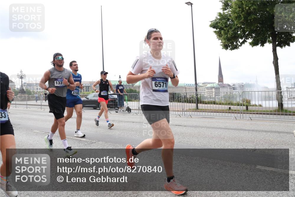 29.06.2025 - hella hamburg halbmarathon Lena Gebhardt http://msf.ph/oto/8270840 29.06.2025 10:34:49 Lombardsbrücke 33, 1331, 8705, 13416, 6571, 1025, 1284, 1849, 2023, 2355, 2412, 2510, 2511, 3130, 3409, 3420, 4540, 4884, 5453, 5609, 6034, 6171, 6310, 6329, 6335, 6379, 6397, 6571, 6574, 6803, 6843, 7020, 7299, 7386, 7644, 7733, 8369, 8705, 8793, 9122, 9164, 9248, 9379, 9448, 9514, 10335, 10358, 10464, 10606, 10674, 11122, 11245, 11646, 11872, 12019, 12164, 12236, 12382, 12764, 13957, 15477, 16238, 16311, 16390, 16682, 16919, 17230, 18158, 18941 meine-sportfotos.de