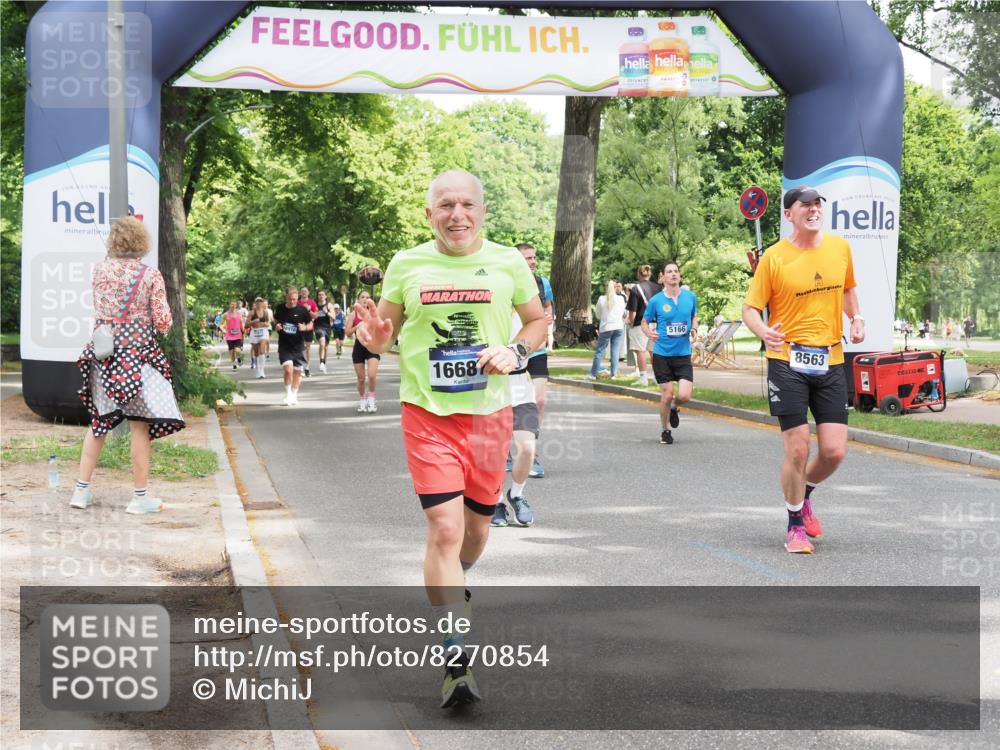 29.06.2025 - hella hamburg halbmarathon MichiJ http://msf.ph/oto/8270854 29.06.2025 10:55:48 Zwischen KM18-KM19 1610, 4453, 5166, 6026, 8256, 8563, 15369, 16687, 18189 meine-sportfotos.de