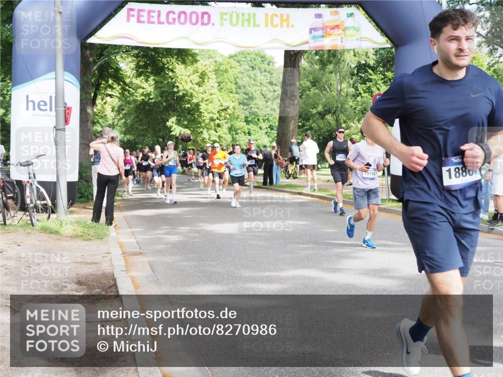 29.06.2025 - hella hamburg halbmarathon MichiJ http://msf.ph/oto/8270986 29.06.2025 11:27:56 Zwischen KM18-KM19 3288, 3524, 3882, 4260, 4311, 6428, 7589, 8539, 10953, 11260, 11659, 12072, 15106, 15285, 15494, 16061, 16306, 18101, 18506, 18864 meine-sportfotos.de