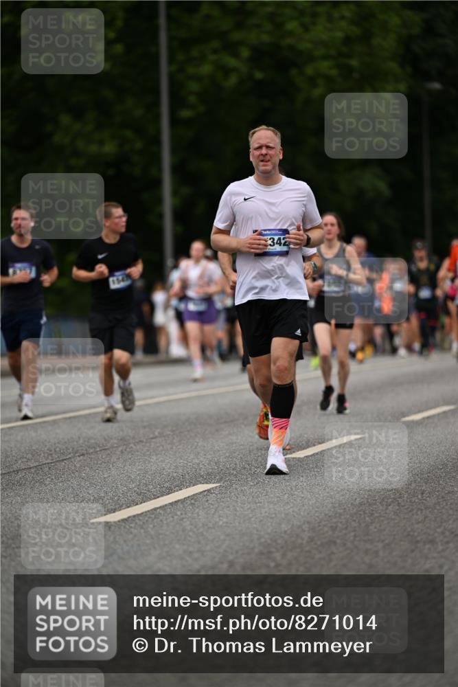 29.06.2025 - hella hamburg halbmarathon Dr. Thomas Lammeyer http://msf.ph/oto/8271014 29.06.2025 10:36:02 Kennedybrücke 1235, 1292, 2672, 3358, 3752, 4314, 4877, 4924, 5496, 5601, 5658, 5743, 6344, 7295, 7334, 7344, 7570, 7695, 7816, 7898, 8304, 8538, 8757, 9478, 9604, 9882, 10421, 10653 meine-sportfotos.de