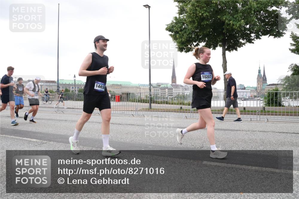 29.06.2025 - hella hamburg halbmarathon Lena Gebhardt http://msf.ph/oto/8271016 29.06.2025 10:54:21 Lombardsbrücke 18093, 128, 14416, 10207, 1017, 1263, 1744, 1762, 1779, 1789, 1822, 1949, 2244, 2372, 2532, 2586, 2600, 2761, 2854, 3079, 3187, 3188, 3249, 3364, 3465, 3467, 3557, 3761, 3795, 3857, 4323, 4685, 4720, 4838, 4971, 5157, 5185, 5216, 5309, 5514, 5804, 5817, 5898, 5933, 5964, 5993, 6023, 6192, 6279, 6468, 6583, 6987, 6988, 7498, 7670, 7874, 7946, 7986, 8801, 8803, 8867, 8924, 9130, 9138, 9203, 9503, 9572, 10207, 11354, 11390, 11567, 11569, 11785, 12930 meine-sportfotos.de
