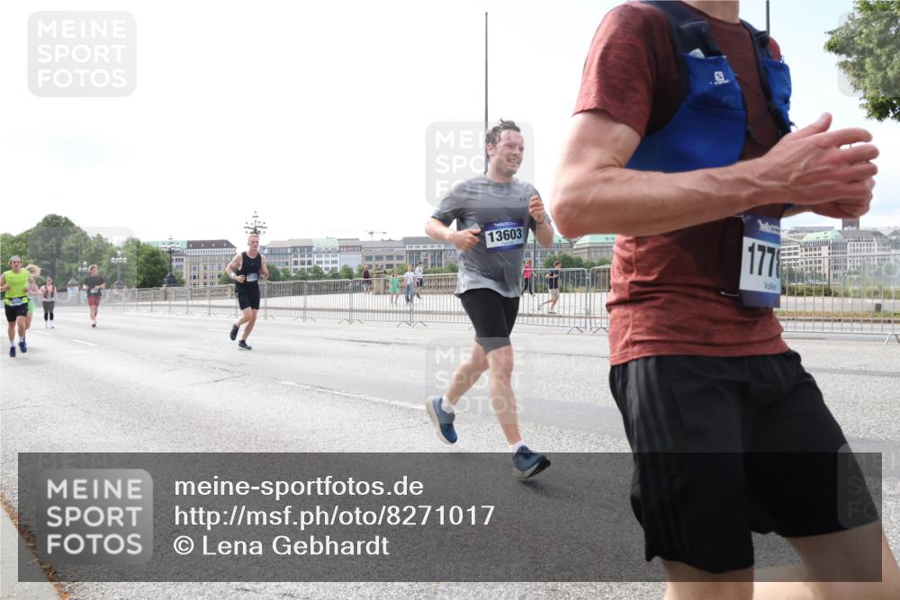 29.06.2025 - hella hamburg halbmarathon Lena Gebhardt http://msf.ph/oto/8271017 29.06.2025 10:11:22 Lombardsbrücke 1166, 1531, 1723, 1781, 1866, 2868, 3837, 4287, 5254, 5653, 7271, 7370, 8115, 8171, 8206, 8207, 8368, 8561, 8807, 8810, 9119, 10196, 10372, 11149, 11321, 11755, 12286, 12556, 12571, 12790, 12836, 13203, 13603, 13939, 14008, 14022, 14149, 14270, 15009, 15252, 15797, 15908, 16383, 17142, 17500, 17787, 18278, 18382, 19172, 19241 meine-sportfotos.de