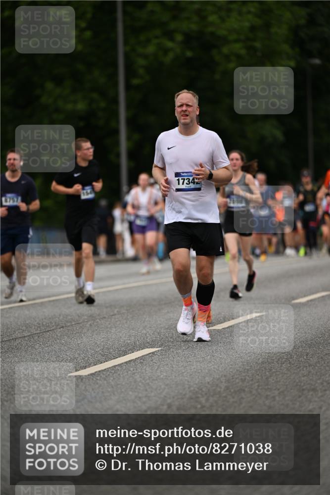 29.06.2025 - hella hamburg halbmarathon Dr. Thomas Lammeyer http://msf.ph/oto/8271038 29.06.2025 10:36:02 Kennedybrücke 1235, 1292, 2672, 3358, 3752, 4314, 4877, 4924, 5496, 5601, 5658, 5743, 6344, 7295, 7334, 7344, 7570, 7695, 7816, 7898, 8304, 8538, 8757, 9478, 9604, 9882, 10421, 10653 meine-sportfotos.de